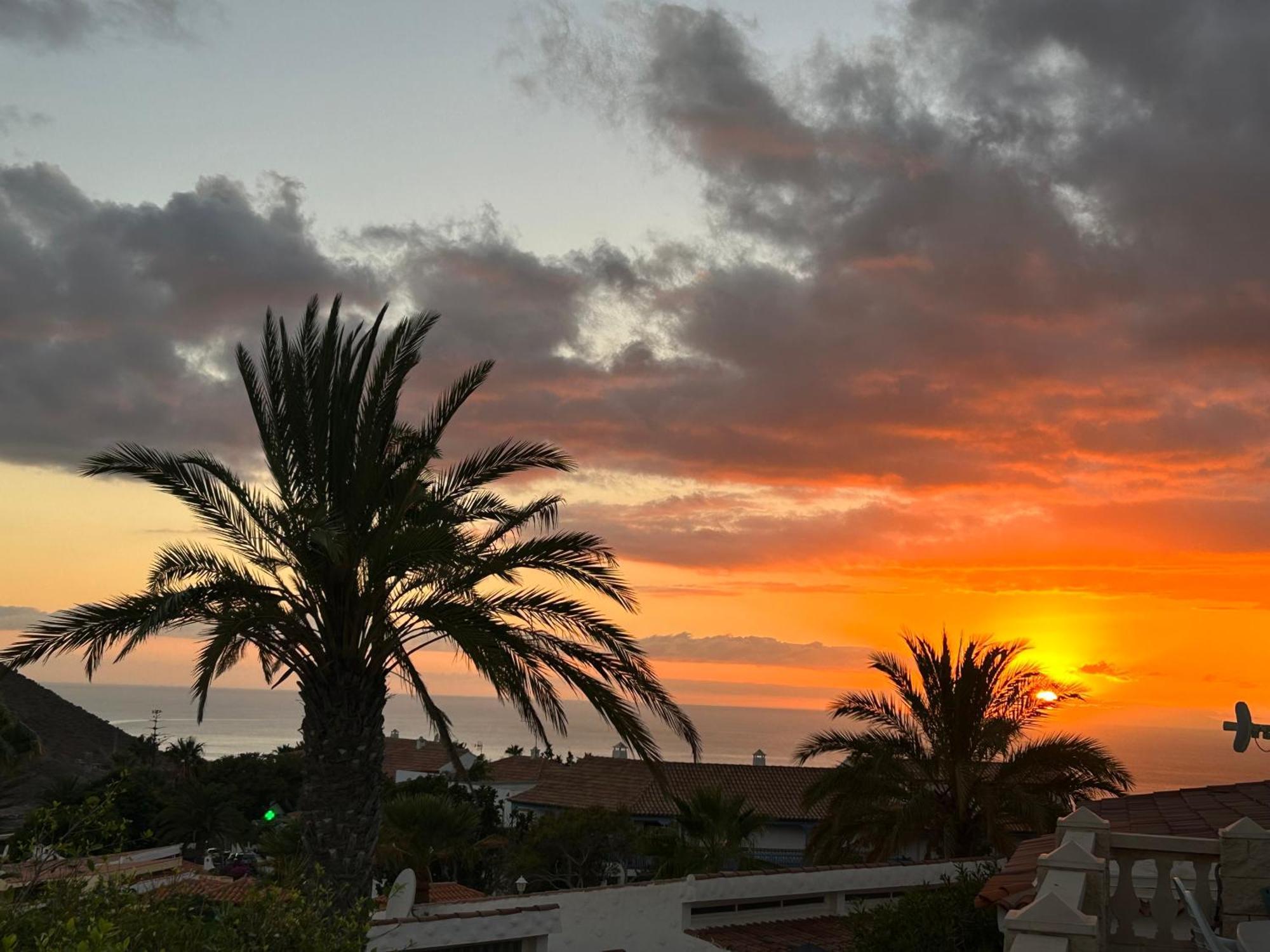 Villa Azure Horizon And Breeze - Panoramic Ocean View And Heated Pool Chayofa 外观 照片