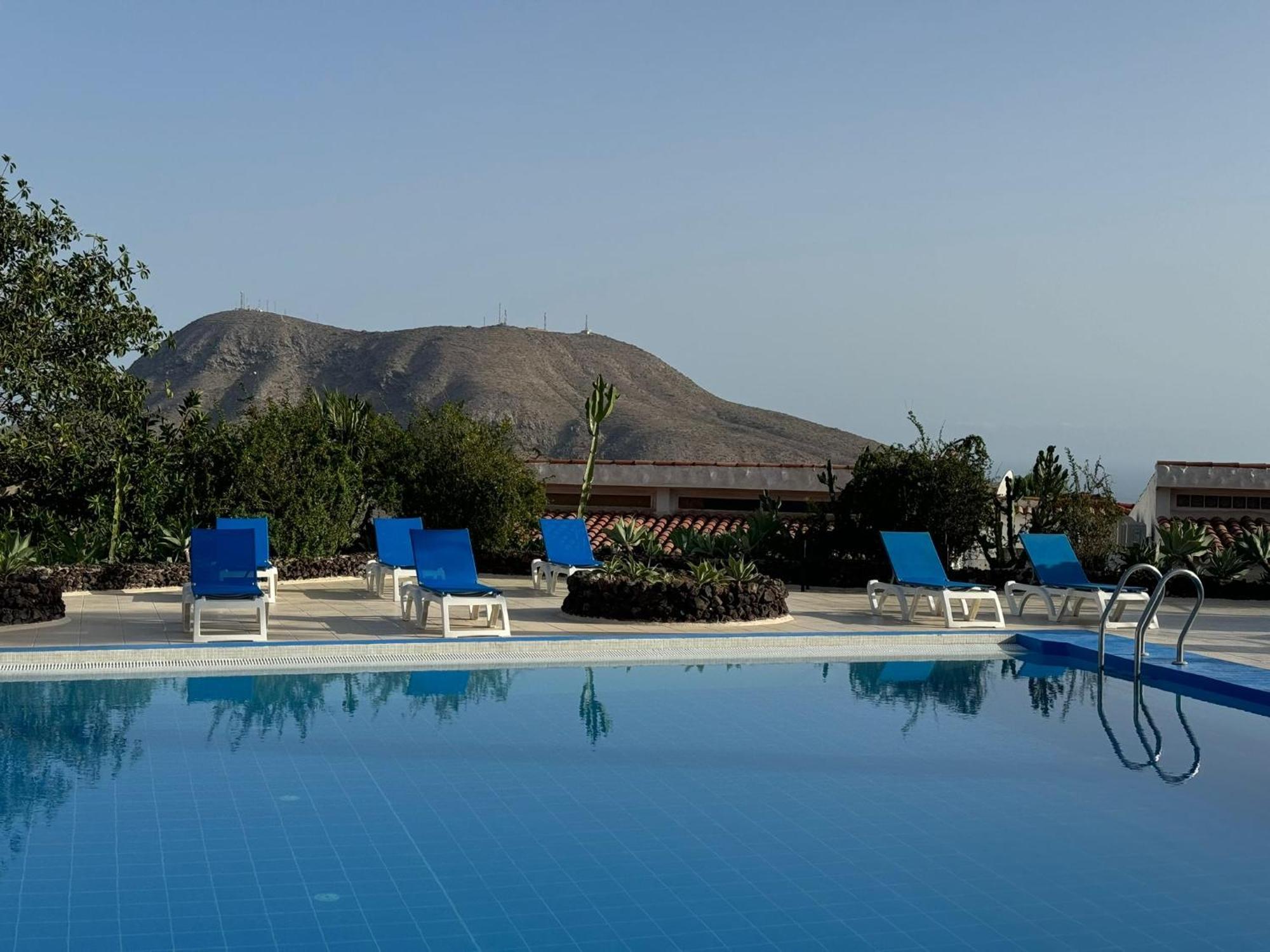 Villa Azure Horizon And Breeze - Panoramic Ocean View And Heated Pool Chayofa 外观 照片